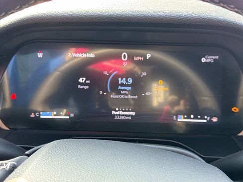 Used 2023 Jeep Grand Cherokee L Laredo image 34