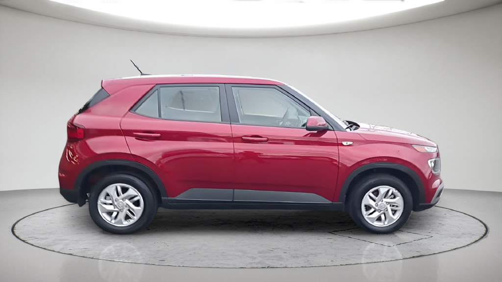 Used 2026 Hyundai Venue SE FWD image 5