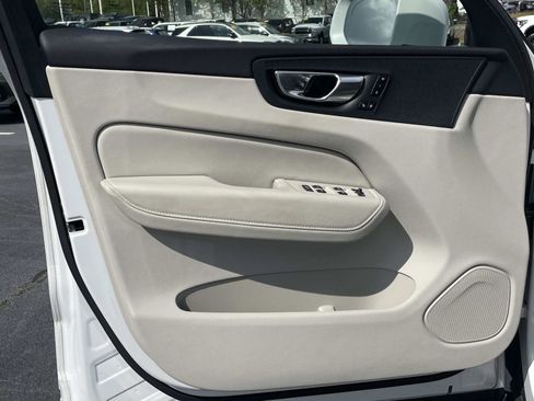 Certified 2023 Volvo XC60 B5 Plus w/ Climate Package AWD/4WD image 15