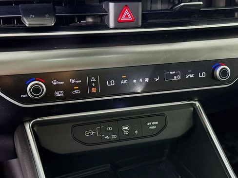 Used 2025 Kia Carnival SX FWD image 8