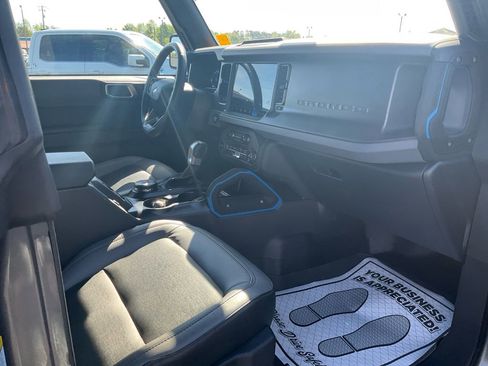 Used 2024 Ford Bronco Black Diamond w/ Sasquatch Package AWD/4WD image 11