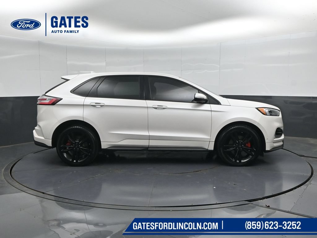 Used 2019 Ford Edge ST w/ Equipment Group 401A AWD/4WD image 3