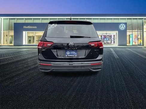 Used 2022 Volkswagen Tiguan SE image 5