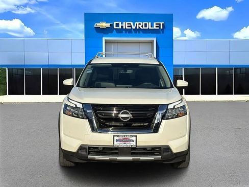 Used 2024 Nissan Pathfinder SL image 8