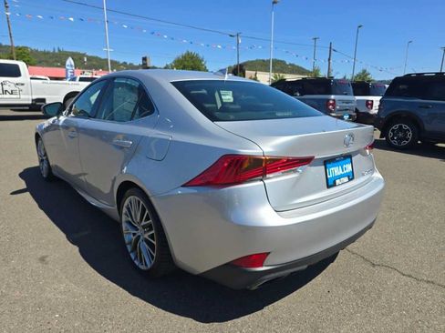 Used 2017 Lexus IS 200t RWD image 3