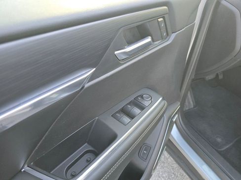 Used 2025 GMC Acadia Elevation image 11