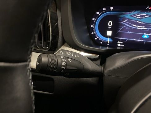Used 2025 Volvo XC60 B5 Plus image 41
