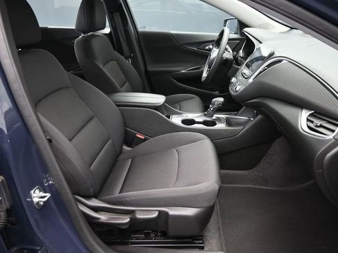 Used 2025 Chevrolet Malibu LT image 28