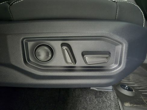 New 2026 Toyota Tundra Limited AWD/4WD image 36
