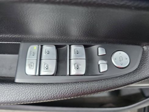 Used 2021 BMW 740i image 12