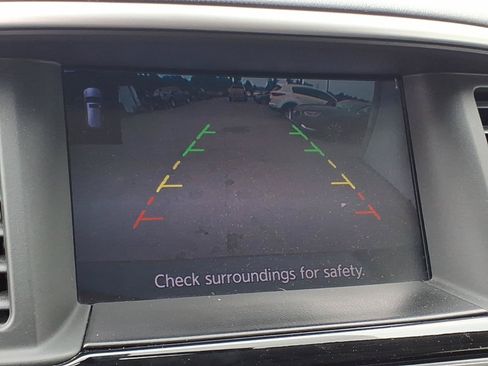 Used 2017 Nissan Pathfinder SV FWD image 9