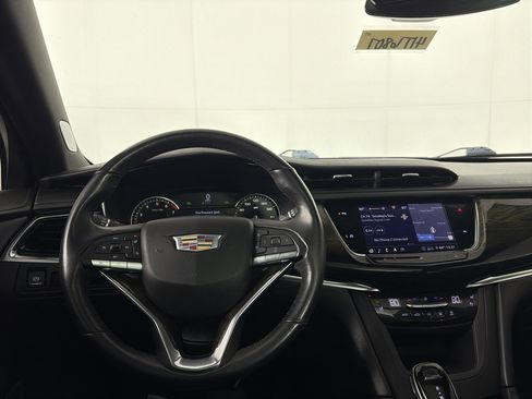 Used 2020 Cadillac XT6 Premium Luxury image 13