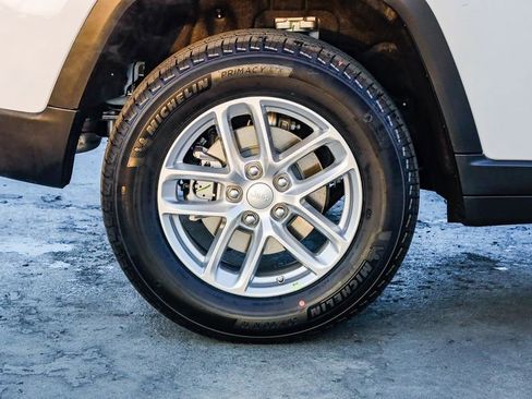 New 2025 Jeep Grand Cherokee Laredo X w/ Luxury Tech Group I image 12