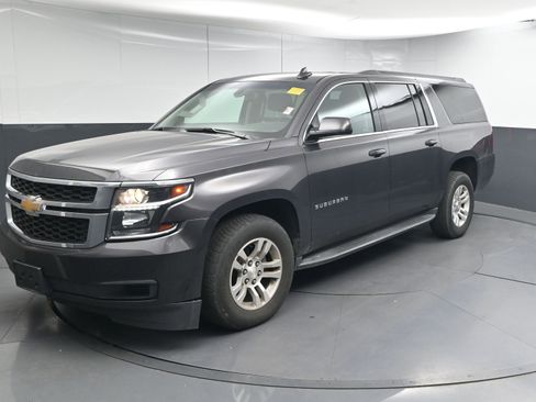Used 2017 Chevrolet Suburban LS image 8