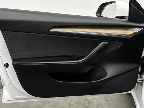 Used 2021 Tesla Model 3 Standard Range Plus image 10