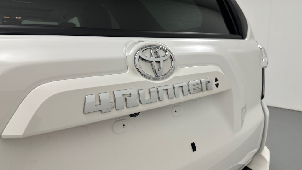 Used 2023 Toyota 4Runner SR5 Premium w/ Moonroof Package AWD/4WD image 21