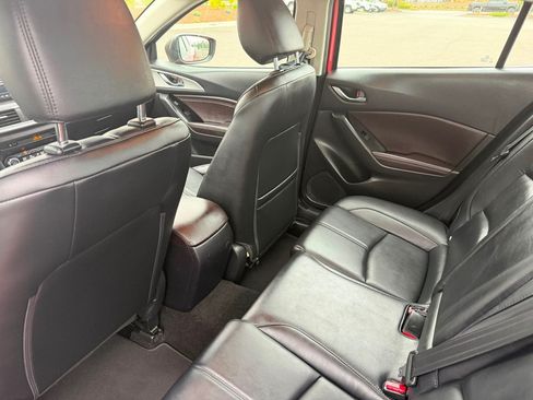 Used 2017 MAZDA MAZDA3 Touring FWD image 11