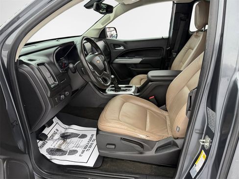 Used 2016 Chevrolet Colorado LT w/ LT Convenience Package image 11