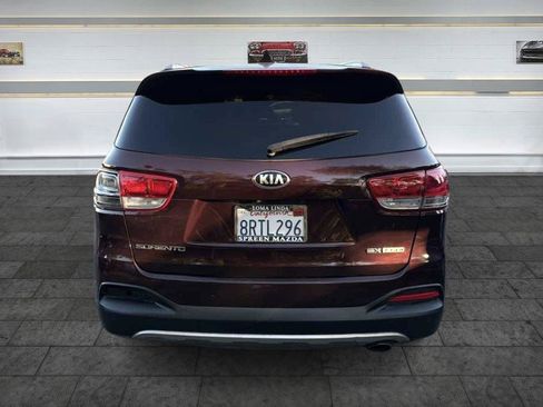 Used 2017 Kia Sorento EX FWD image 6