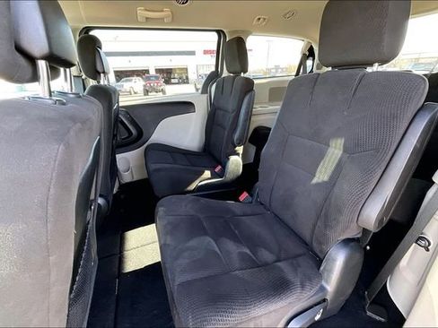 Used 2016 Dodge Grand Caravan SXT w/ Rear Park Assist Package image 27