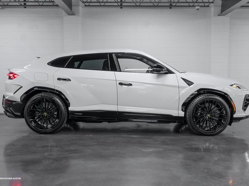 New 2025 Lamborghini Urus SE image 19