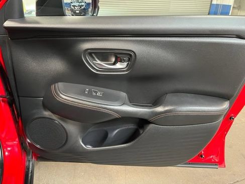 Used 2024 Honda HR-V Sport image 11