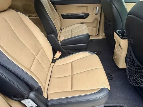Used 2015 Kia Sedona SX FWD image 16
