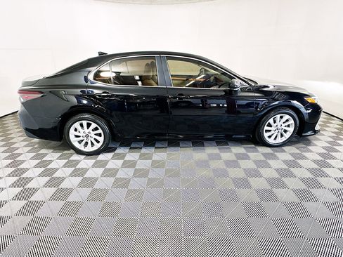 Used 2023 Toyota Camry LE image 2