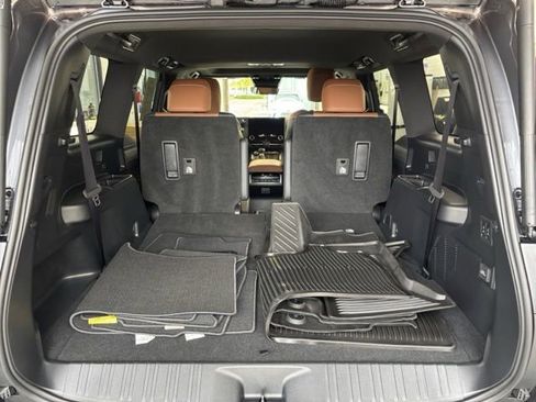 Used 2026 Lexus GX 550 w/ Cold Area Package AWD/4WD image 28