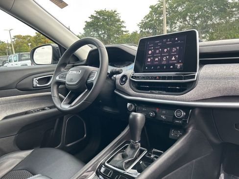 Certified 2022 Jeep Compass Latitude image 25