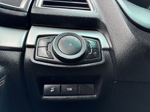 Used 2016 Ford Explorer XLT w/ Equipment Group 201A image 24