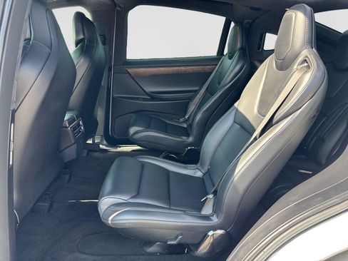 Used 2018 Tesla Model X 75D AWD/4WD image 33