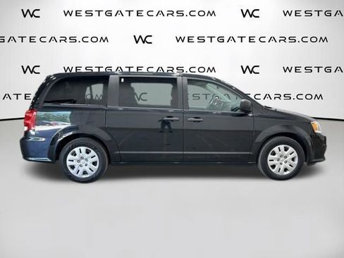 Used 2020 Dodge Grand Caravan SE FWD image 5