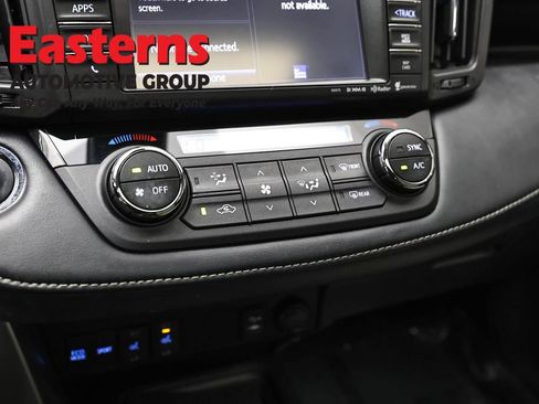 Used 2018 Toyota RAV4 XLE AWD/4WD image 20