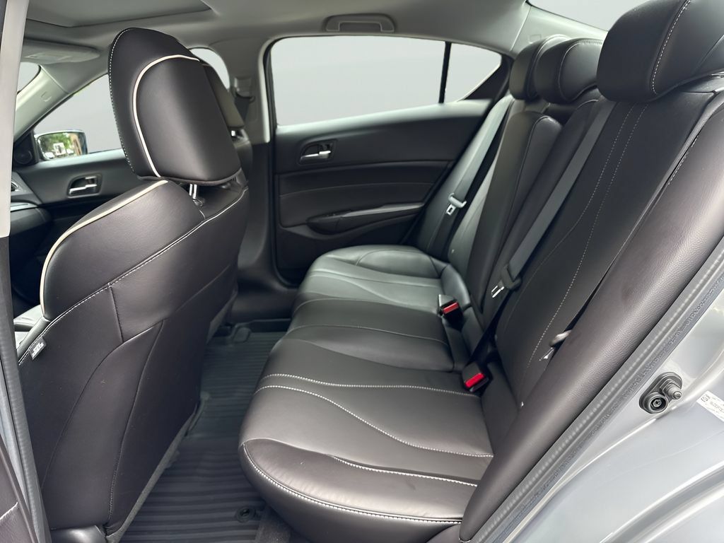 Used 2020 Acura ILX w/ Premium Package FWD image 9