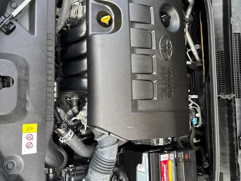 Used 2020 Toyota C-HR LE FWD image 24