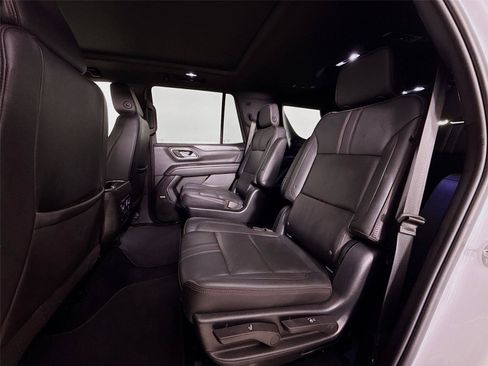 Used 2022 Chevrolet Tahoe RST w/ Luxury Package AWD/4WD image 27