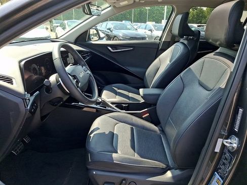 Used 2023 Kia Niro Wave w/ Wave Preserve Package FWD image 13