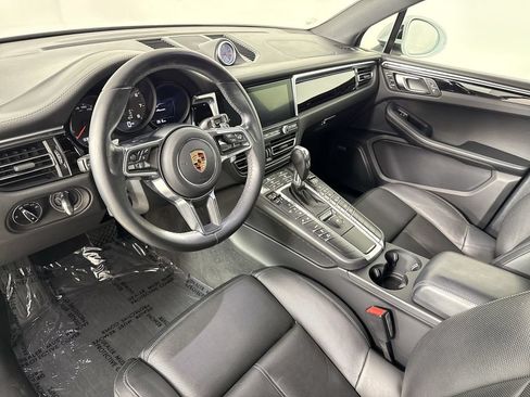 Certified 2020 Porsche Macan AWD/4WD image 4