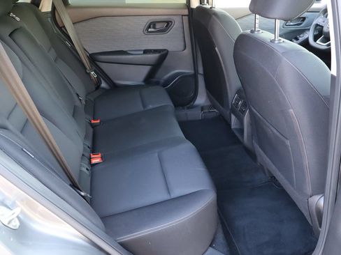 Used 2023 Nissan Rogue S FWD image 17