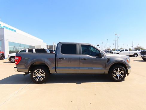 Used 2017 Ford F150 XLT w/ Equipment Group 302A Luxury image 10