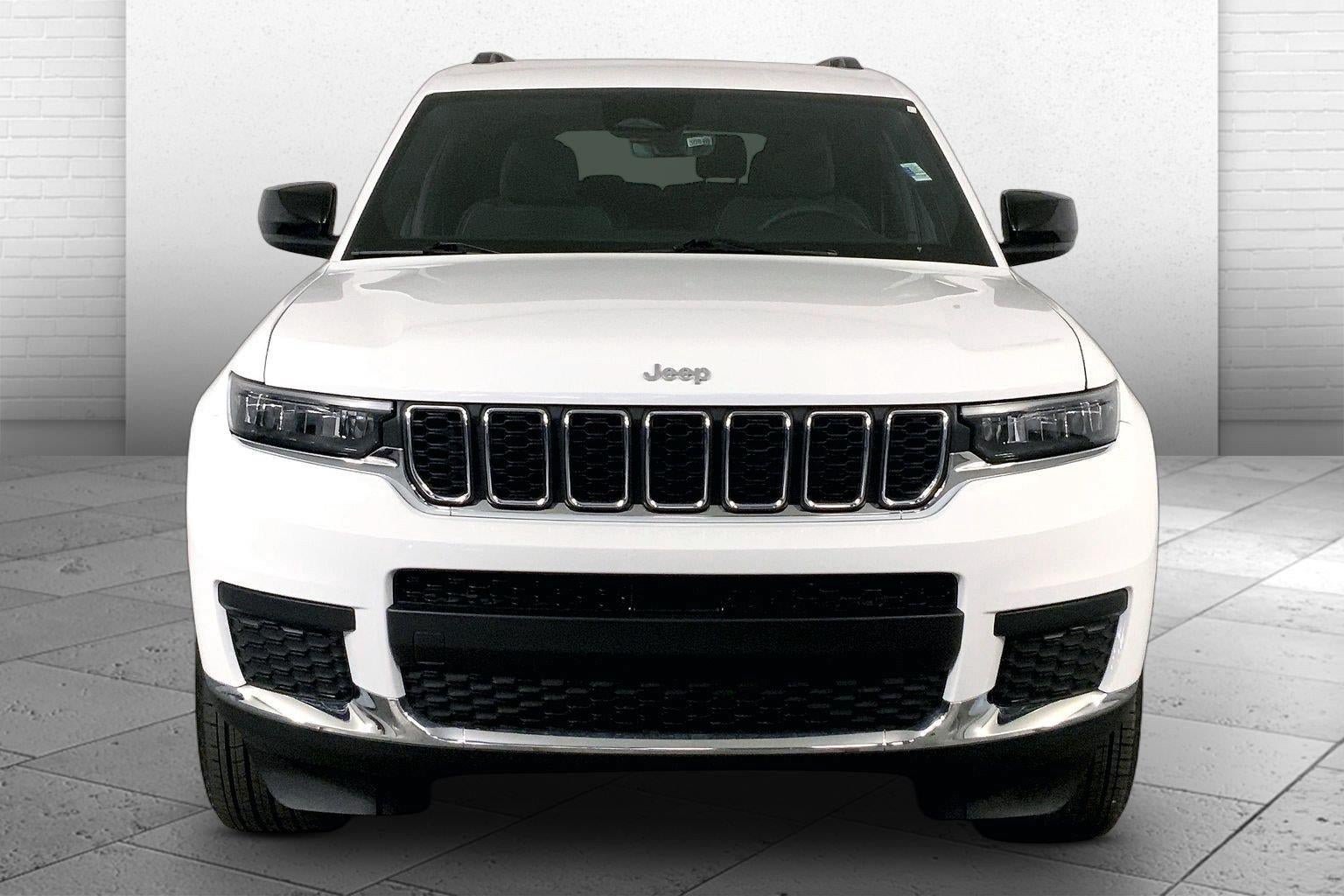 Used 2025 Jeep Grand Cherokee L Laredo w/ Luxury Tech Group I AWD/4WD image 2