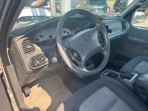 Used 2005 Ford Explorer Sport Trac XLT AWD/4WD image 12