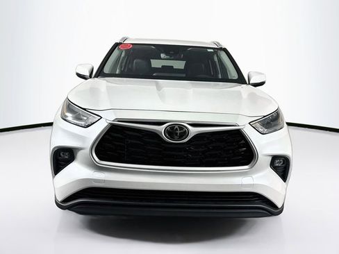 New 2026 Toyota Highlander XLE AWD/4WD image 2