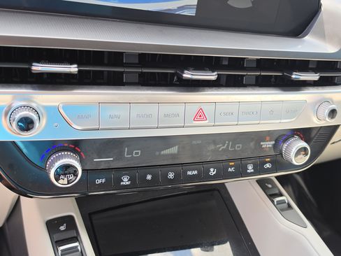 Certified 2024 Kia Telluride S FWD image 25
