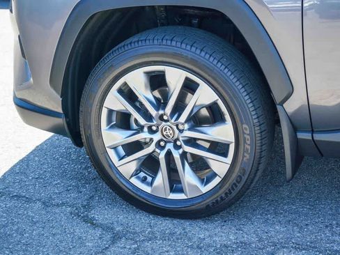 Used 2022 Toyota RAV4 XLE Premium FWD image 3