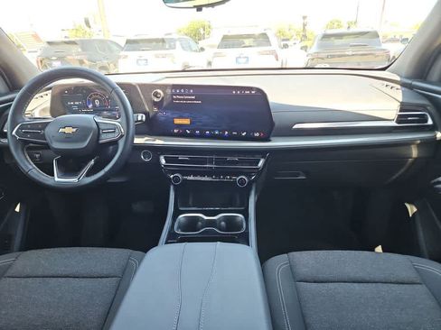 Used 2026 Chevrolet Traverse LT w/ Driver Confidence Package FWD image 17