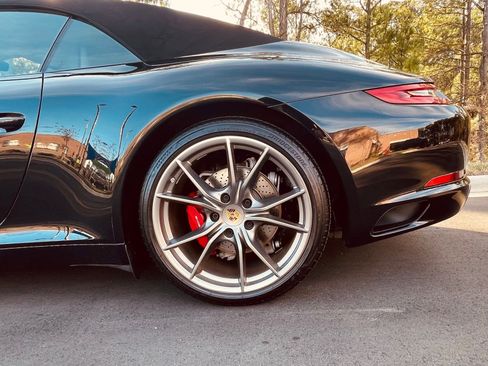 Used 2019 Porsche 911 Carrera S image 22