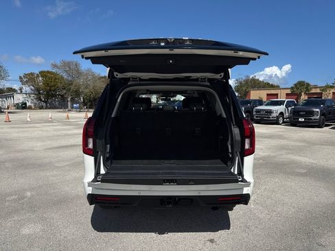 Certified 2025 Ford Expedition Active image 32