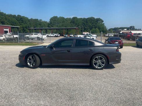 Used 2020 Dodge Charger R/T RWD image 4